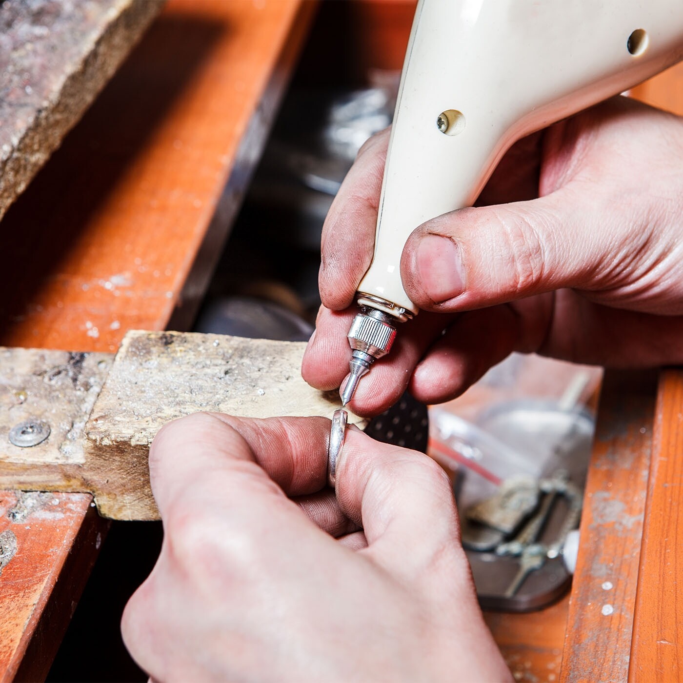 Réparations et ajustements bijouterie